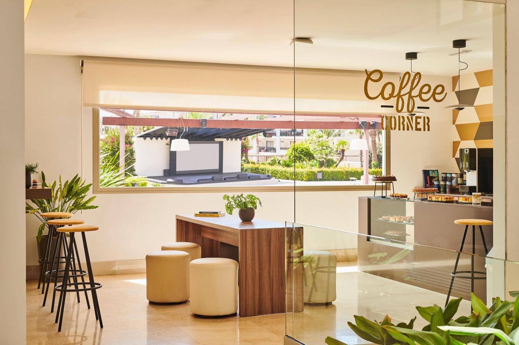 Apart-hotel Zafiro Palace Alcudia 5*