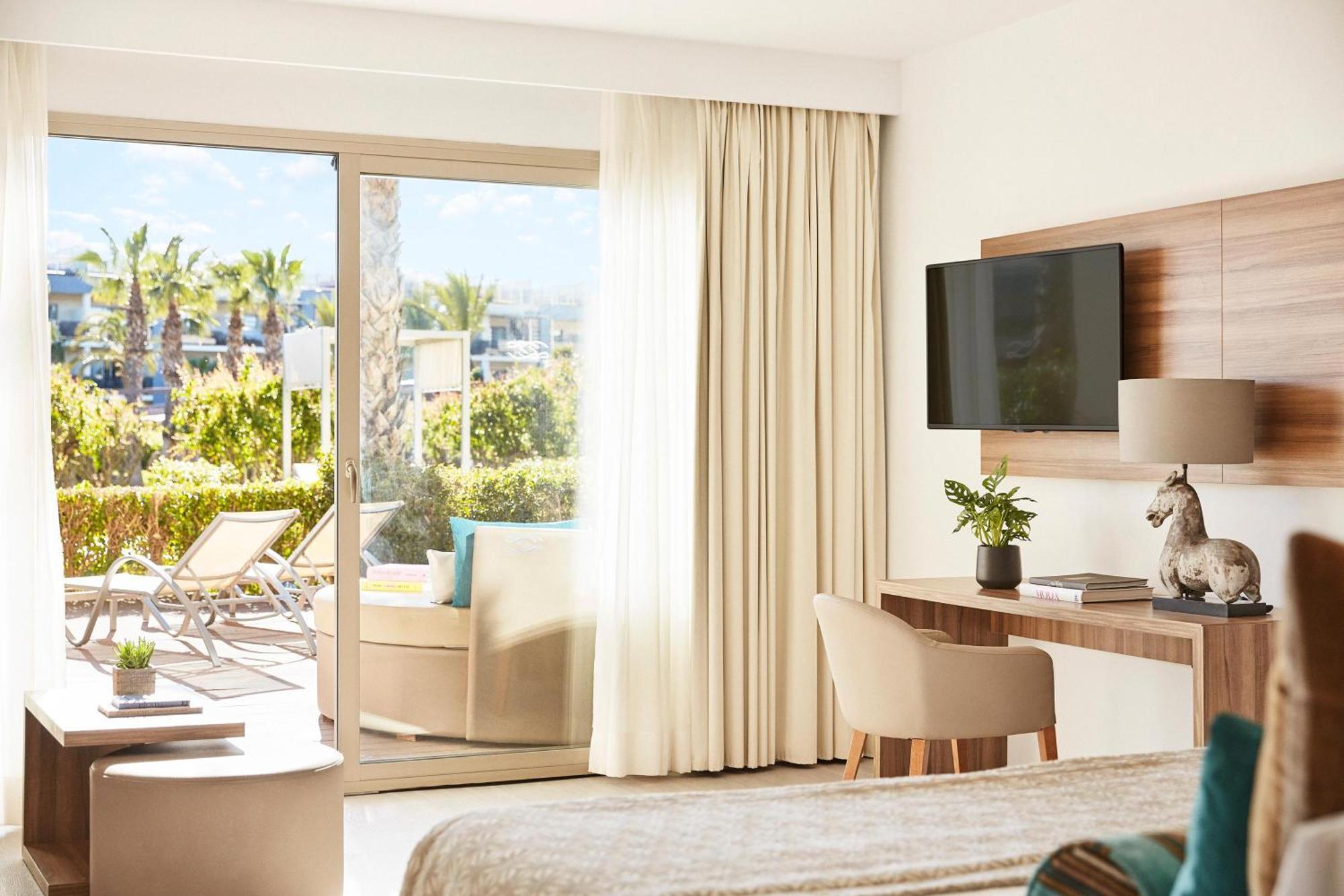 Zafiro Palace Alcudia Aparthotel 5*